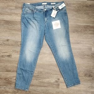 Soft Surroundings Women's Light Blue Straight Leg Jeans